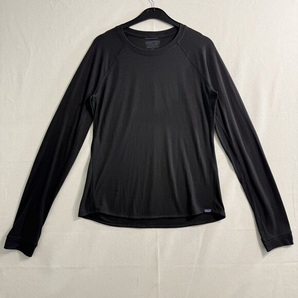 Patagonia Tops - Patagonia Capilene Midweight Crew baselayer in black Women Size Medium